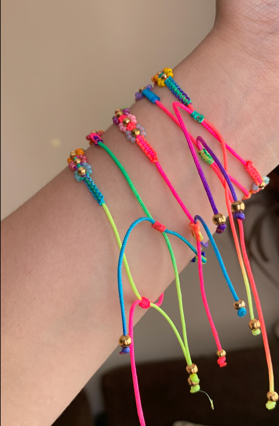 Pulsera con flores