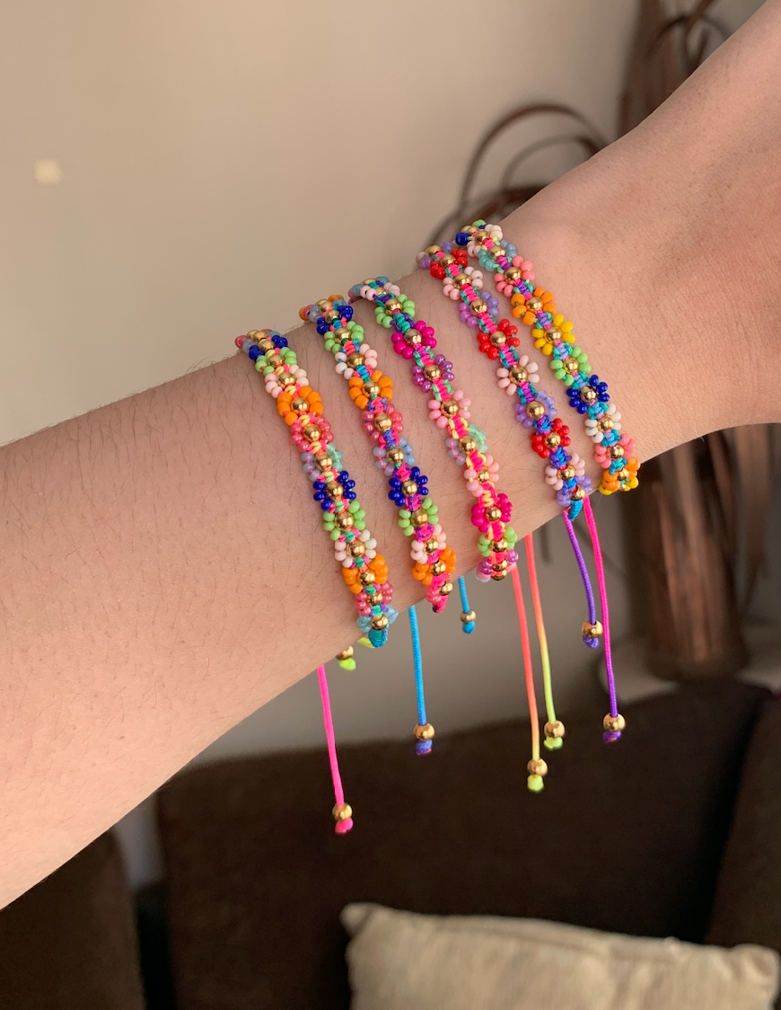 Pulsera con flores