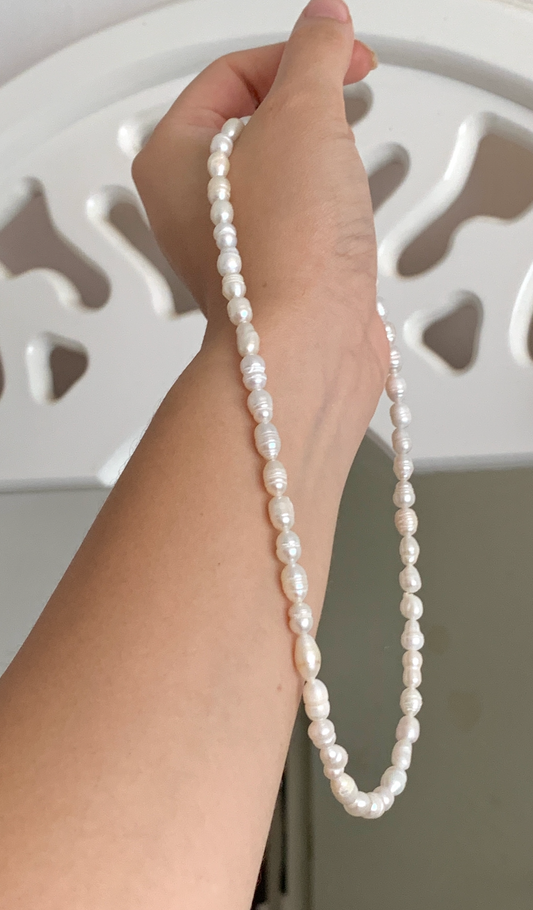 Classic natural pearl necklace