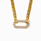 Cadena con dije de broche