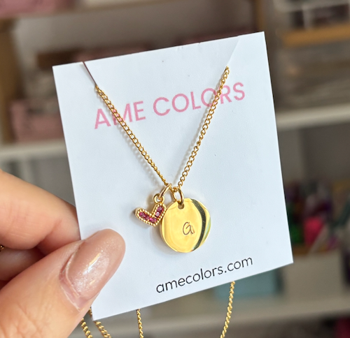 Collar Placa Dorada con Dije