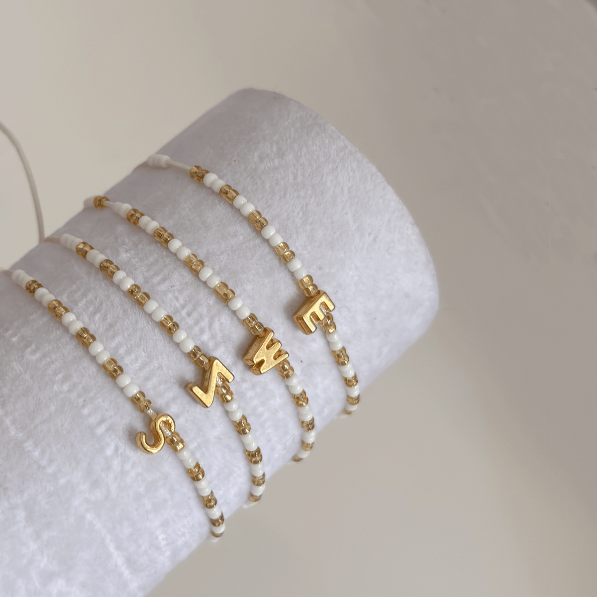 Pulsera Inicial Mini Chaquira
