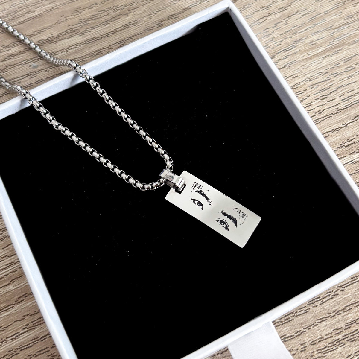 Cadena Kai con Placa Personalizada