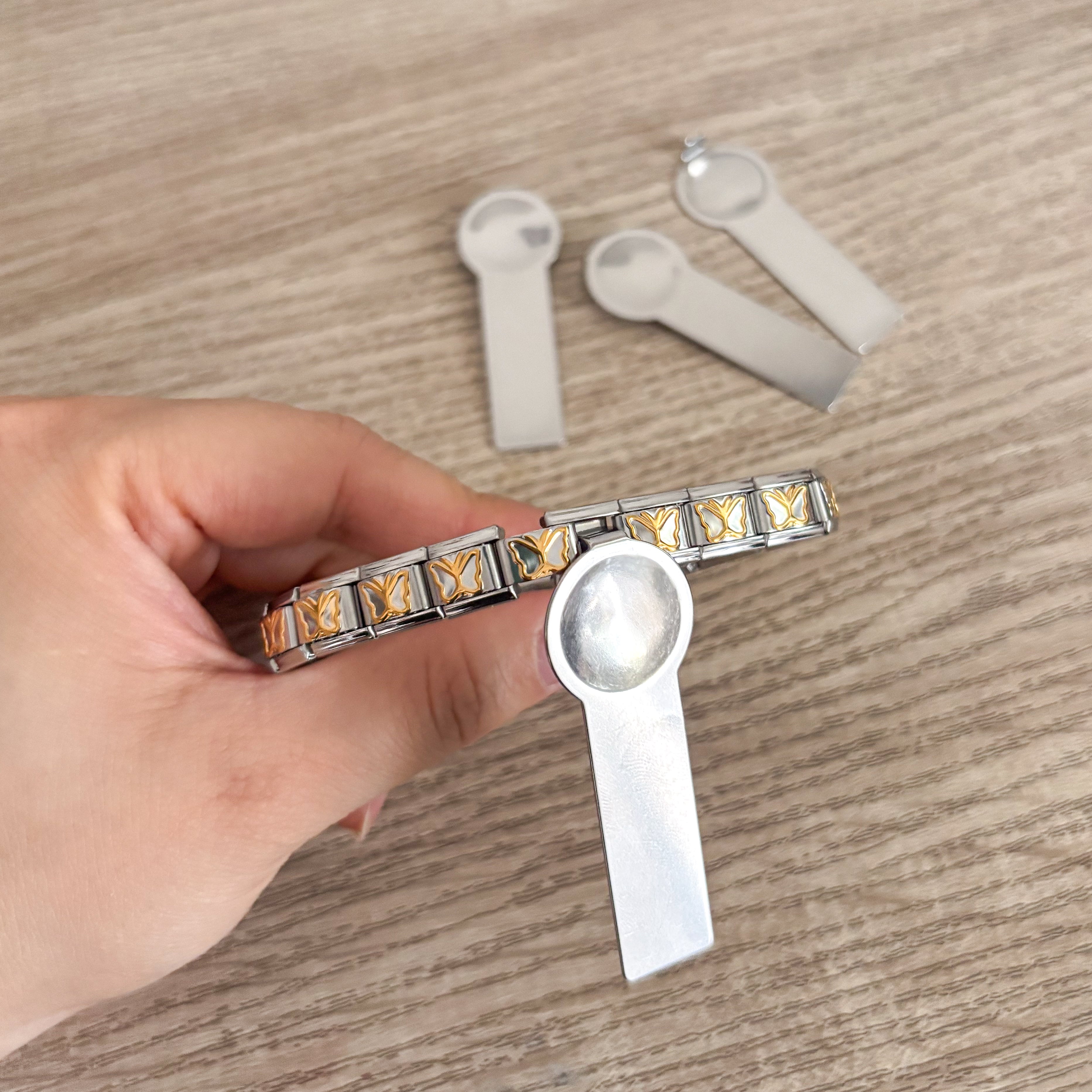 Ensamblador de Charms