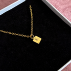 Collar Mini Placa Inicial