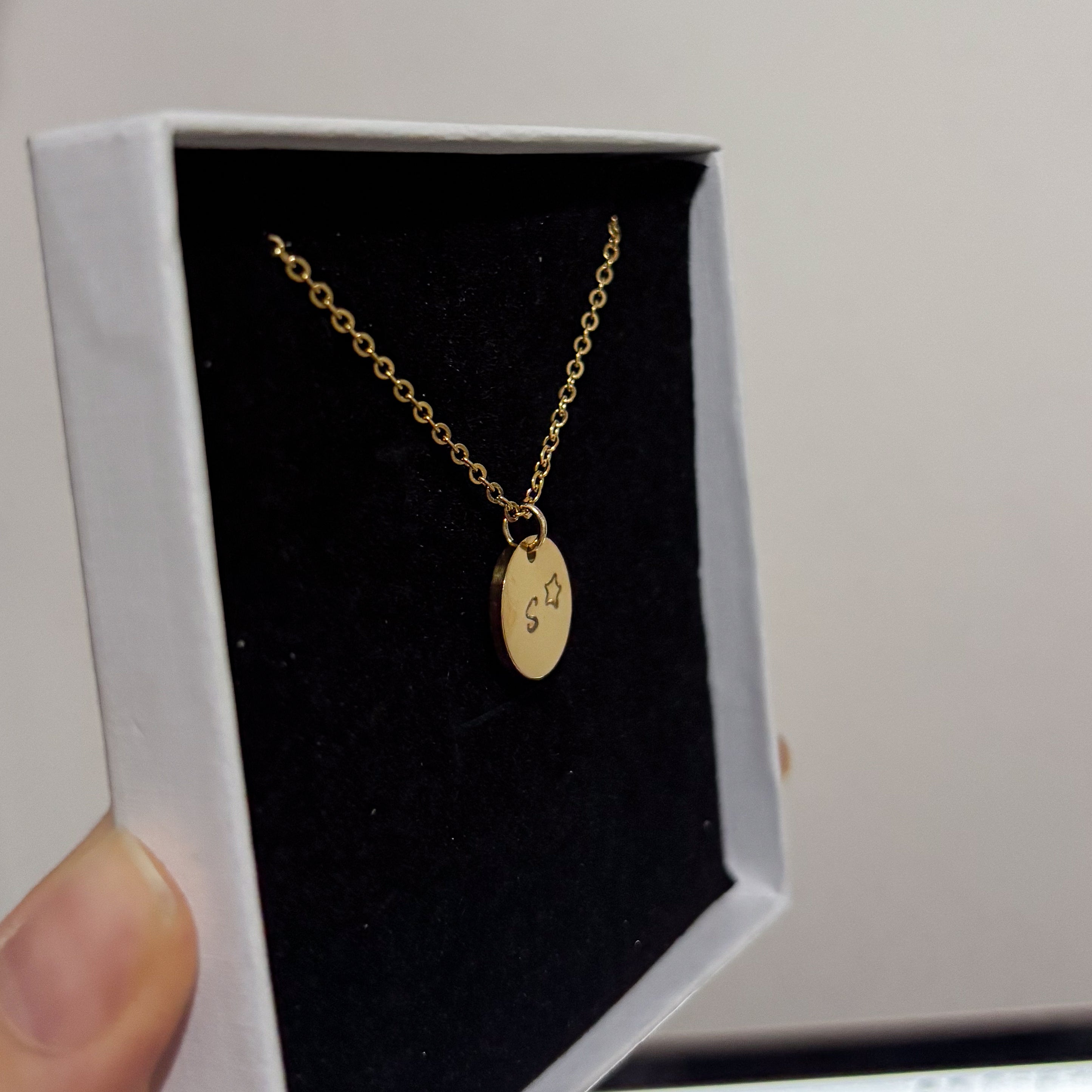 Collar Placa Dorada 12mm